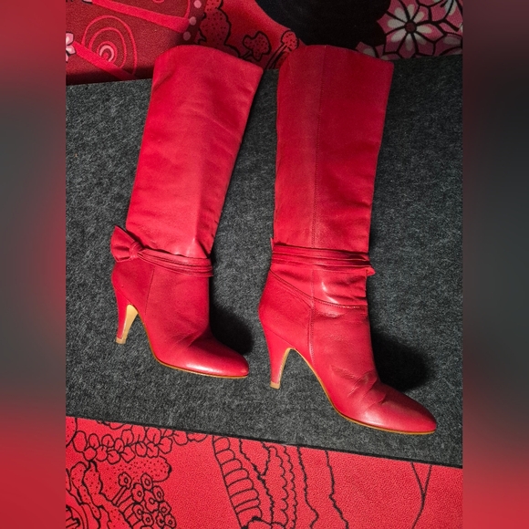Juicy Couture Sexy Red Boots With Half Bow On Side Size 7.5 16.5 FromTop-Heel - Picture 1 of 6